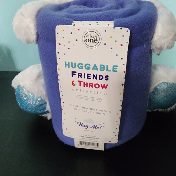 Silver One Huggable Friends and Throw - Picture 2 of 4